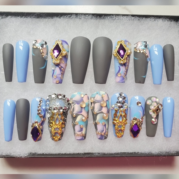 Luxurious press-on Nails - Picture 8 of 8